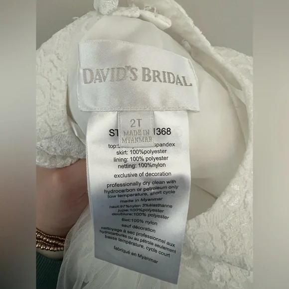 David’s Bridal flower girl dress style RK1368 size 2T soft white basket included - Picture 7 of 10